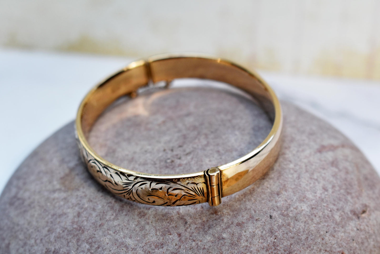 9 Ct Gold 1/5 Metal Core Bangle - Beautiful Engraved Vintage Bracelet with Safety Chain