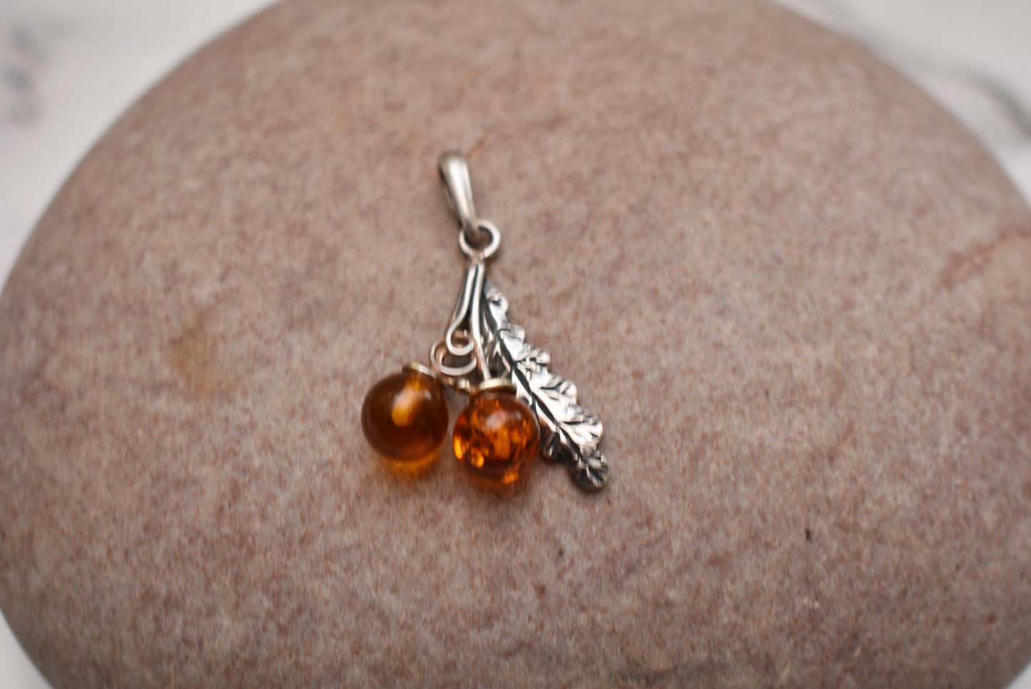 Silver Amber Pendant Necklace - Gorgeous Leaf and Berries