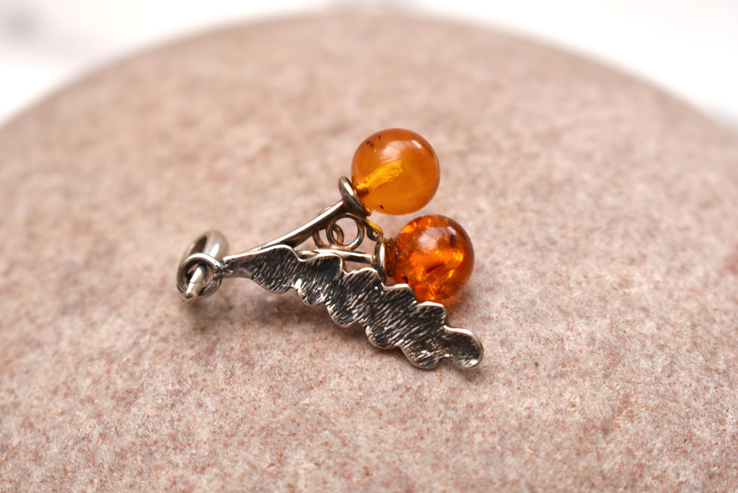 Silver Amber Pendant Necklace - Gorgeous Leaf and Berries