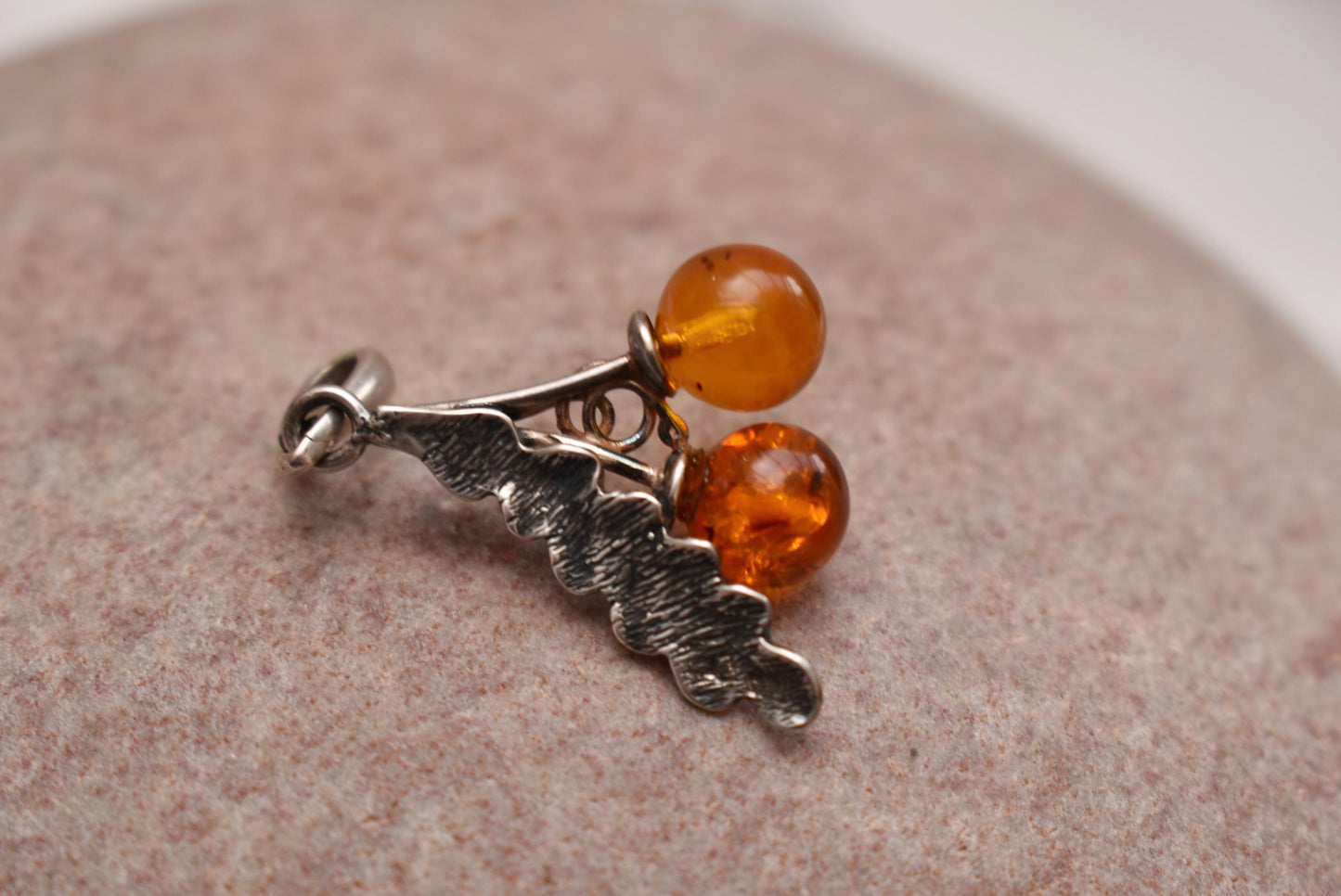 Silver Amber Pendant Necklace - Gorgeous Leaf and Berries