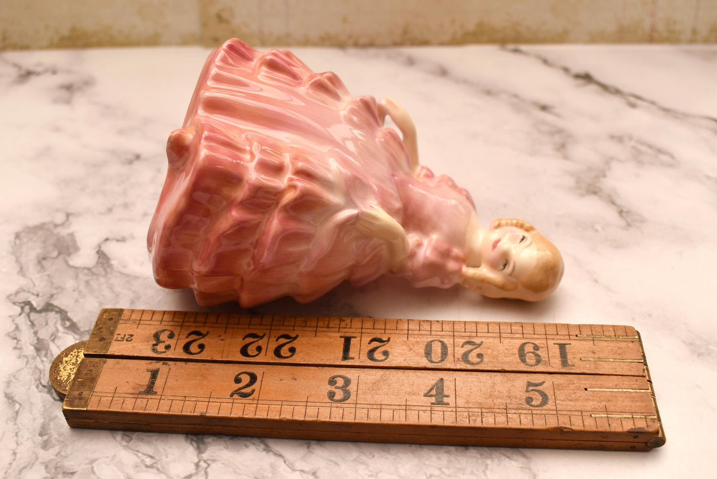 Royal Doulton Rose Figurine - Beautiful Green Back Stamp Leslie Harradine Classic