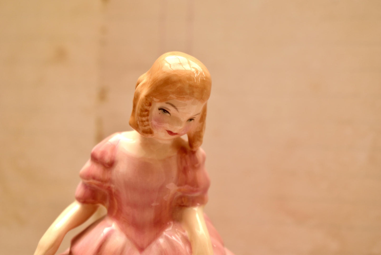 Royal Doulton Rose Figurine - Beautiful Green Back Stamp Leslie Harradine Classic