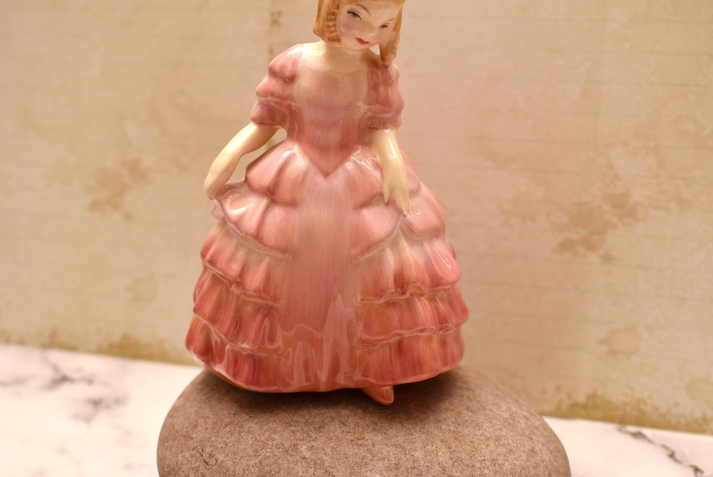 Royal Doulton Rose Figurine - Beautiful Green Back Stamp Leslie Harradine Classic