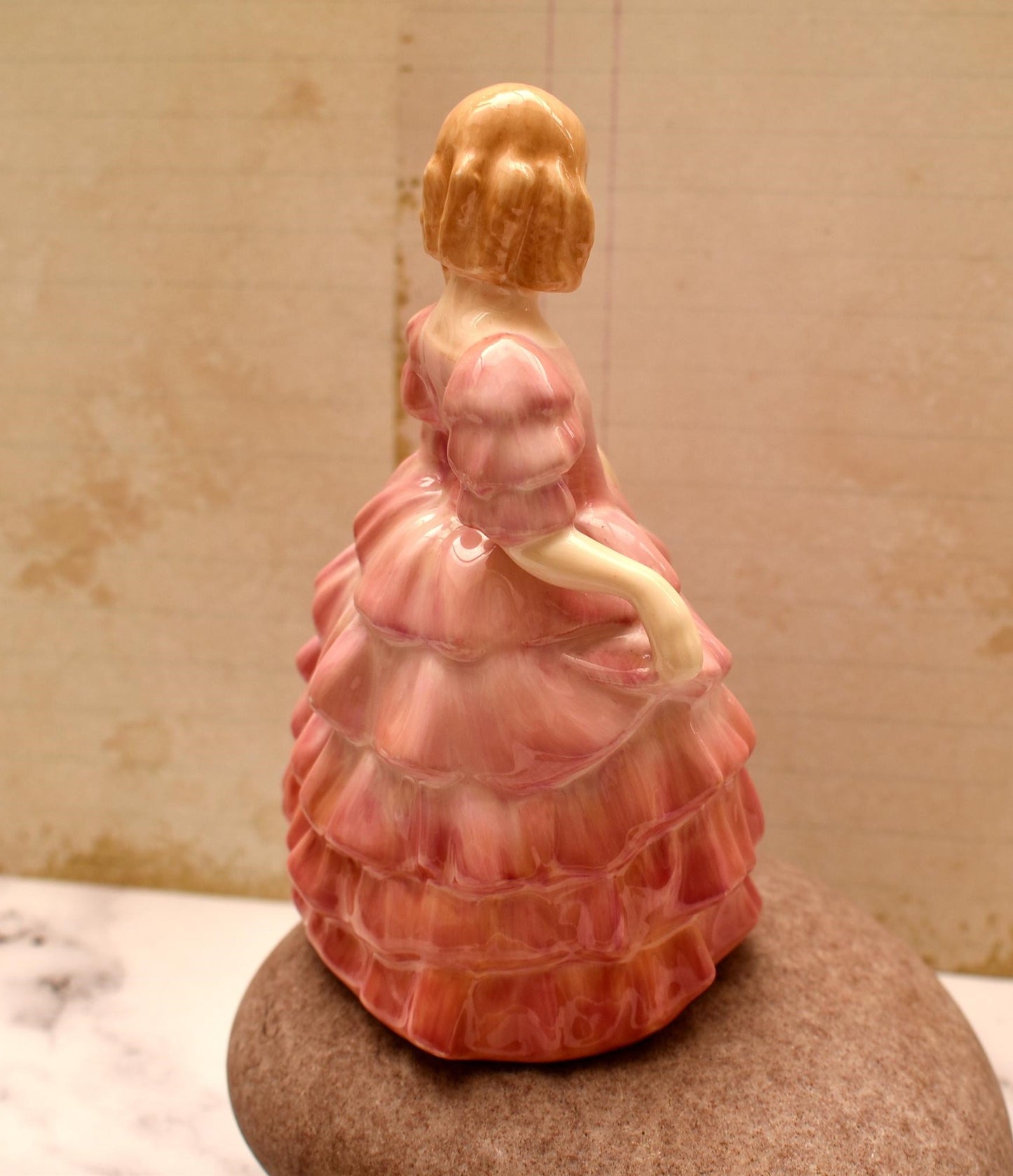 Royal Doulton Rose Figurine - Beautiful Green Back Stamp Leslie Harradine Classic