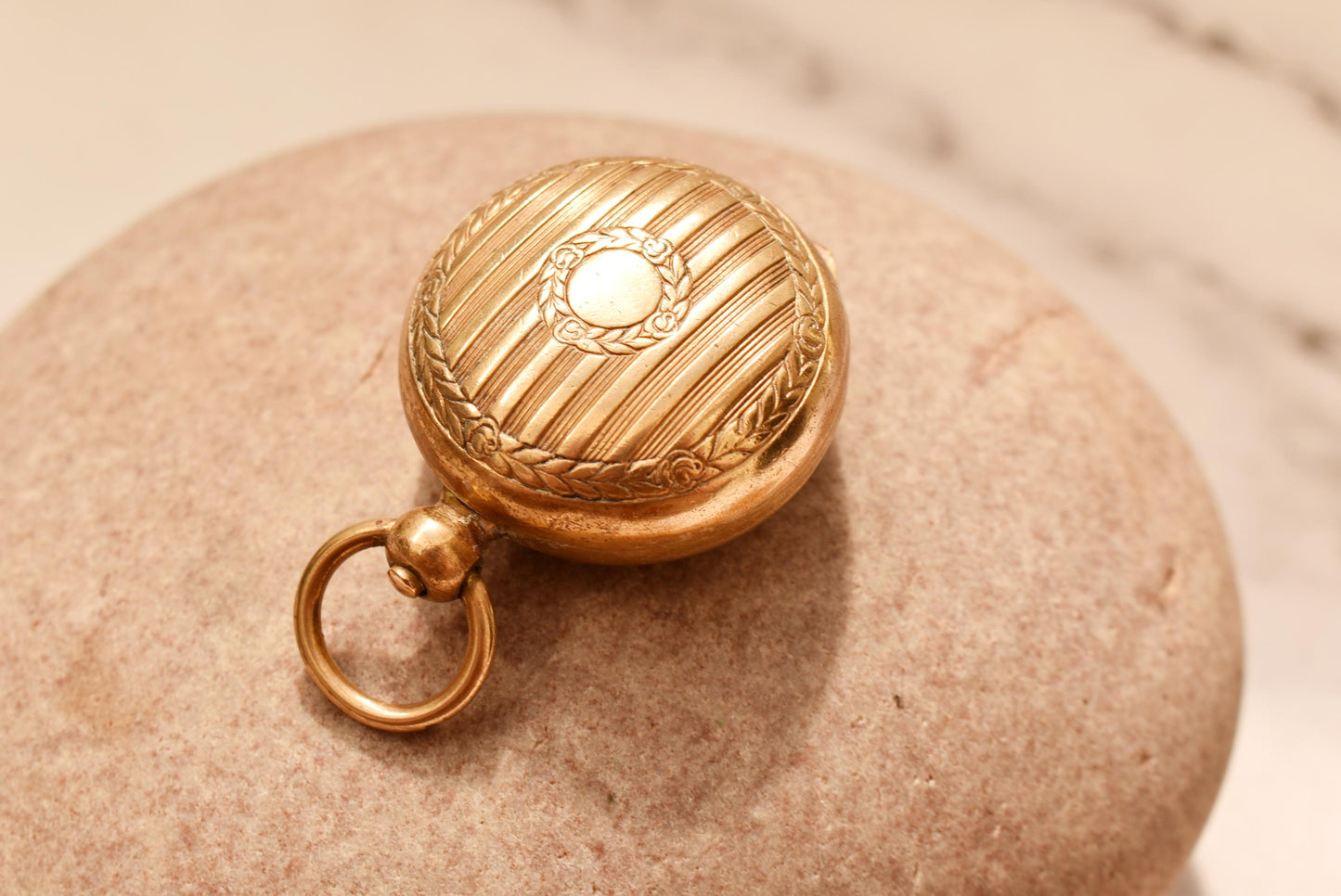 Victorian Sovereign Purse - Beautiful Antique Brass Pocket Watch Style Spring Loaded Coin Storage