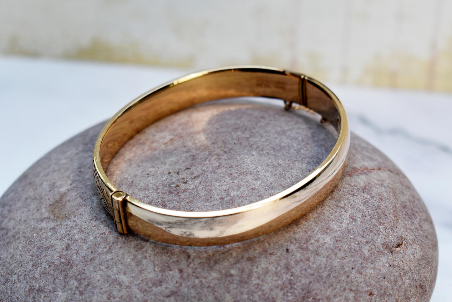 9 Ct Gold 1/5 Metal Core Bangle - Beautiful Engraved Vintage Bracelet with Safety Chain